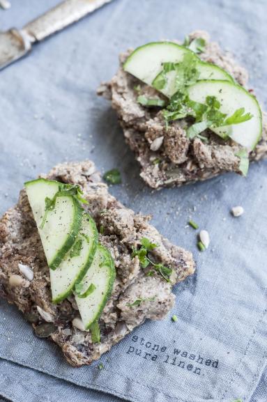 Zdjęcie - Pasztet z selera z grzybami leśnymi z mąką z lnu - Przepisy kulinarne ze zdjęciami