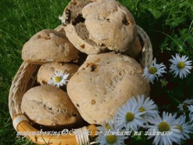 Zdjęcie - Chleb/bułki z orzechami i suszonymi śliwkami (na zakwasie)  - Przepisy kulinarne ze zdjęciami