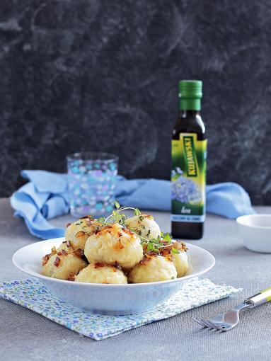 Zdjęcie - Pyzy z kapustą i grzybami w omaście z oleju lnianego - Przepisy kulinarne ze zdjęciami