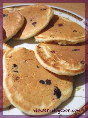 Zdjęcie - Pancakes z jagodami - Przepisy kulinarne ze zdjęciami