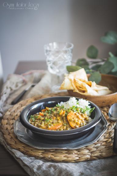 Zdjęcie - Warzywne curry z zielonej soczewicy - Przepisy kulinarne ze zdjęciami