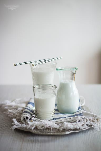 Zdjęcie - Domowe mleczko kokosowe (na dwa sposoby) - Przepisy kulinarne ze zdjęciami