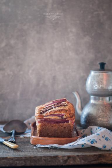 Zdjęcie - Różane ciasto z rabarbarem - Przepisy kulinarne ze zdjęciami