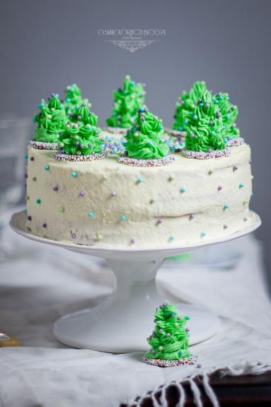 Zdjęcie - Świąteczny tort korzenno – marcepanowy - Przepisy kulinarne ze zdjęciami