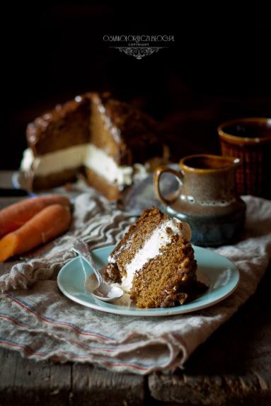 Zdjęcie - Schweizer Rüblitorte – Tort marchewkowy z orzechami - Przepisy kulinarne ze zdjęciami
