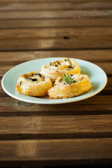 Zdjęcie - Francuskie ślimaki z cukinią i serem. - Przepisy kulinarne ze zdjęciami