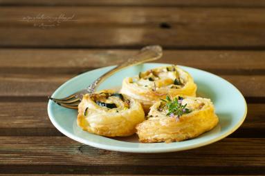 Zdjęcie - Francuskie ślimaki z cukinią i serem. - Przepisy kulinarne ze zdjęciami