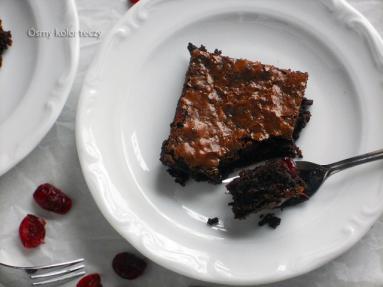 Zdjęcie - Migdałowe brownie z żurawiną - Przepisy kulinarne ze zdjęciami