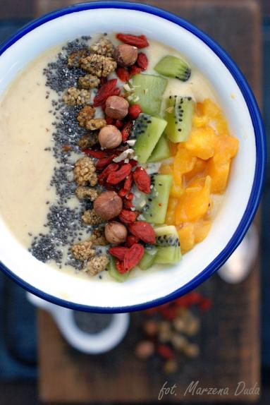 Zdjęcie - Smoothie bowl z mango i bananem - Przepisy kulinarne ze zdjęciami