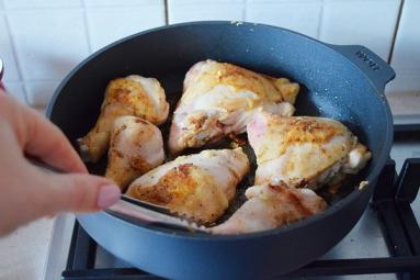 Zdjęcie - Kurczak zapiekany w sosie curry - Przepisy kulinarne ze zdjęciami