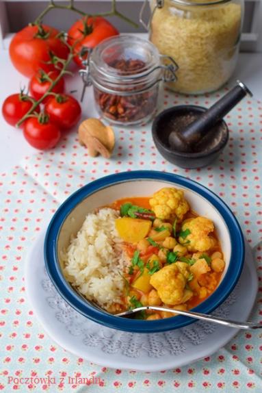 Zdjęcie - Curry z kalafiorem i ciecierzycą | U stóp Benbulbena - Przepisy kulinarne ze zdjęciami
