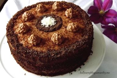 Zdjęcie - Tort czekoladowy z kremem orzechowym - Przepisy kulinarne ze zdjęciami