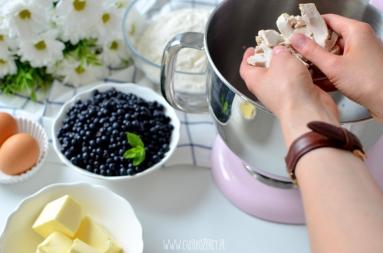 Zdjęcie - Ciasto z jagodami - Przepisy kulinarne ze zdjęciami
