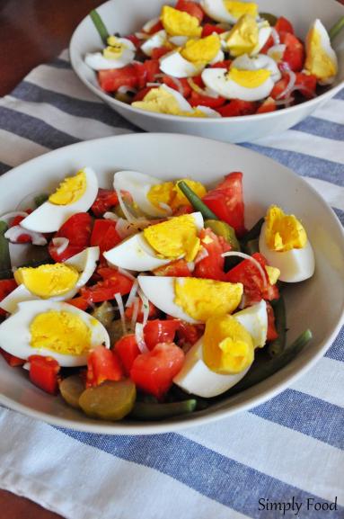 Zdjęcie - Sałatka z fasolką szparagową i jajkami - Przepisy kulinarne ze zdjęciami
