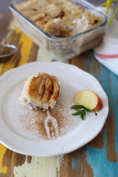 Zdjęcie - Ryż zapiekany z jabłkami i cynamonem - Przepisy kulinarne ze zdjęciami