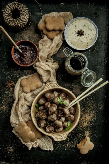 Zdjęcie - Pulpeciki z piersi kaczki z piernikiem, chutneyem śliwkowym i dipem musztardowo- sezamowym - Przepisy kulinarne ze zdjęciami
