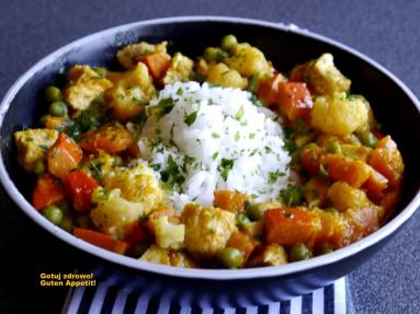 Zdjęcie - Curry dyniowo-kalafiorowe z kurczakiem - Przepisy kulinarne ze zdjęciami