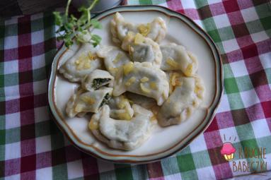 Zdjęcie - Pierogi ze szpinakiem i fetą - Przepisy kulinarne ze zdjęciami