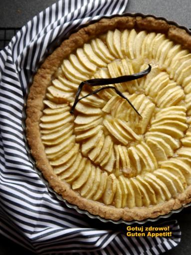 Zdjęcie - Krucha tarta z jabłkami - Przepisy kulinarne ze zdjęciami