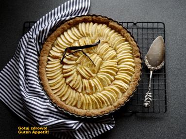 Zdjęcie - Krucha tarta z jabłkami - Przepisy kulinarne ze zdjęciami