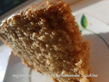 Zdjęcie - Cynamonowe ciasto z cukinią   - Przepisy kulinarne ze zdjęciami