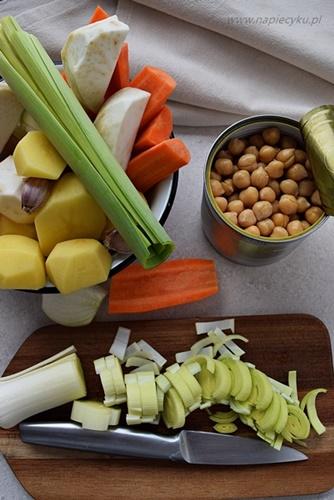 Zdjęcie - Szybka i pożywna zupa z warzywami - Przepisy kulinarne ze zdjęciami