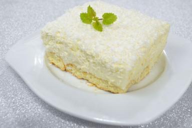 Zdjęcie - Ciasto śnieżny puch bez pieczenia + film - Jak zrobić - Smakowite Dania - Przepisy kulinarne ze zdjęciami
