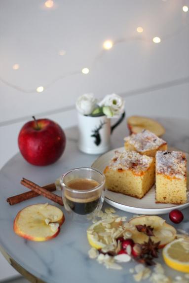 Zdjęcie - Puszyste ciasto z mandarynkami - Przepisy kulinarne ze zdjęciami