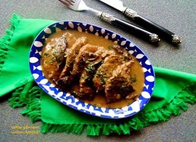 Zdjęcie - Bitki wołowe w sosie z suszonych grzybów - Przepisy kulinarne ze zdjęciami