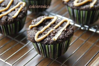 Zdjęcie - Zdrowe, czekoladowe muffiny na maśle orzechowym - Przepisy kulinarne ze zdjęciami
