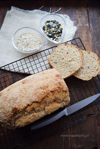 Zdjęcie - Łatwy chleb z ziarnami - Przepisy kulinarne ze zdjęciami