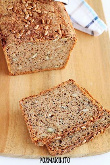 Zdjęcie - Chleb pszenno-żytni z ziarnami na zakwasie - Przepisy kulinarne ze zdjęciami