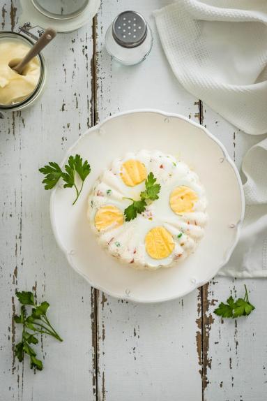 Zdjęcie - Terrina z jajkiem i kolorowymi warzywami - Przepisy kulinarne ze zdjęciami