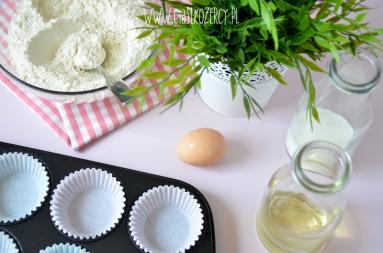 Zdjęcie - Proste babeczki waniliowe - Przepisy kulinarne ze zdjęciami