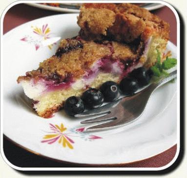 Zdjęcie - Ciasto jagodowe z serkiem śmietankowym i kruszonką - Przepisy kulinarne ze zdjęciami