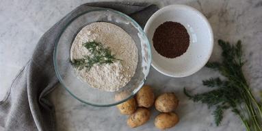 Zdjęcie - Orkiszowe chlebki z surowymi ziemniakami - Przepisy kulinarne ze zdjęciami