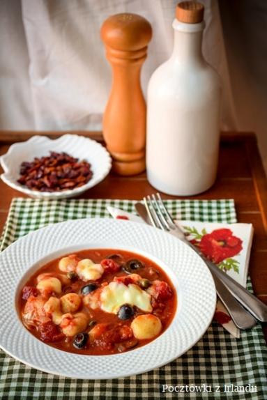 Zdjęcie - Gnocchi zapiekane z sosem puttanesca | U stóp Benbulbena - Przepisy kulinarne ze zdjęciami