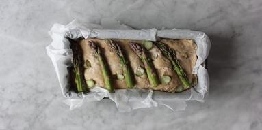 Zdjęcie - Nocny chleb ze szparagami - Przepisy kulinarne ze zdjęciami