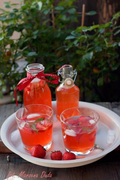 Zdjęcie - Lemoniada truskawkowa - Przepisy kulinarne ze zdjęciami