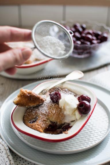 Zdjęcie - Łatwy pudding z wiśniami - Przepisy kulinarne ze zdjęciami