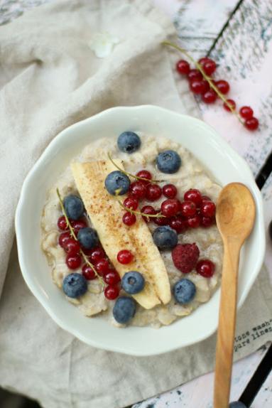 Zdjęcie - Wakacyjne śniadanie-roślinna owsianka - Przepisy kulinarne ze zdjęciami
