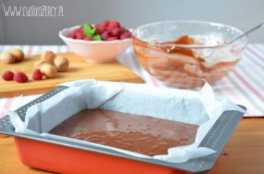 Zdjęcie - Brownie z malinami - Przepisy kulinarne ze zdjęciami