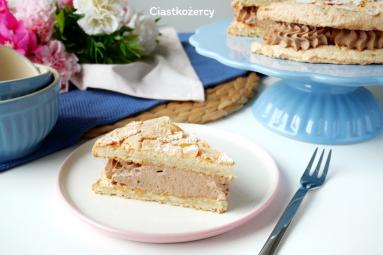 Zdjęcie - Dacquoise (dakłas) – francuski tort bezowy - Przepisy kulinarne ze zdjęciami