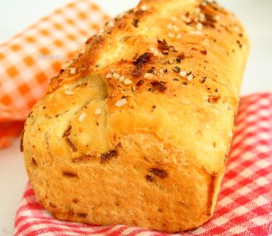 Zdjęcie - Pszenny chlebek ze smażoną cebulą - Przepisy kulinarne ze zdjęciami