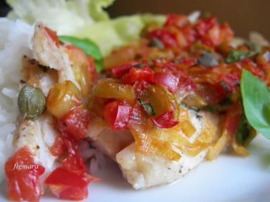 Zdjęcie - Dorsz zapiekany z papryką, pomidorem i porem - Przepisy kulinarne ze zdjęciami