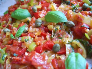 Zdjęcie - Dorsz zapiekany z papryką, pomidorem i porem - Przepisy kulinarne ze zdjęciami