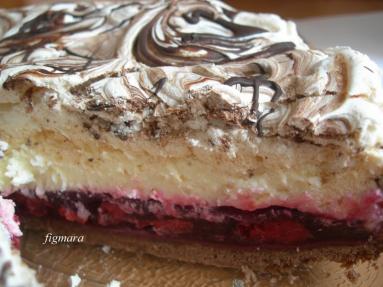 Zdjęcie - Wiśniowe ciasto z czekoladową bezą - Przepisy kulinarne ze zdjęciami