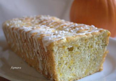 Zdjęcie - Drożdżowe ciasto z dynią i bazylią - Przepisy kulinarne ze zdjęciami