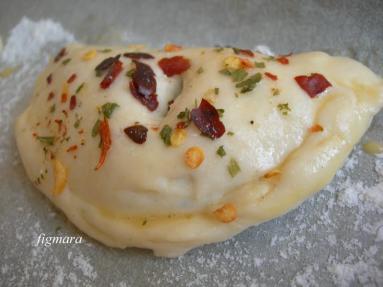 Zdjęcie - Minicalzone ze szpinakiem i  serem ricotta - Przepisy kulinarne ze zdjęciami