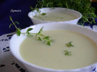 Zdjęcie - Zupa ziemniaczano-selerowa z tymiankiem - Przepisy kulinarne ze zdjęciami